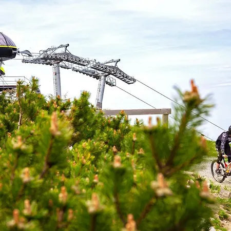 Czarna Gora 112 3* 시에나